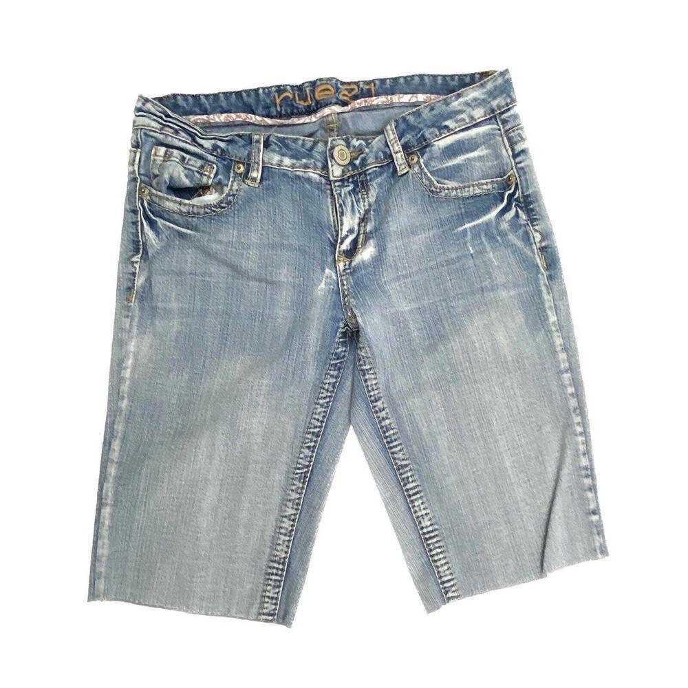 Rue21 Bermuda Raw Hem Women's size 7 Medium Wash Blue Denim jeans